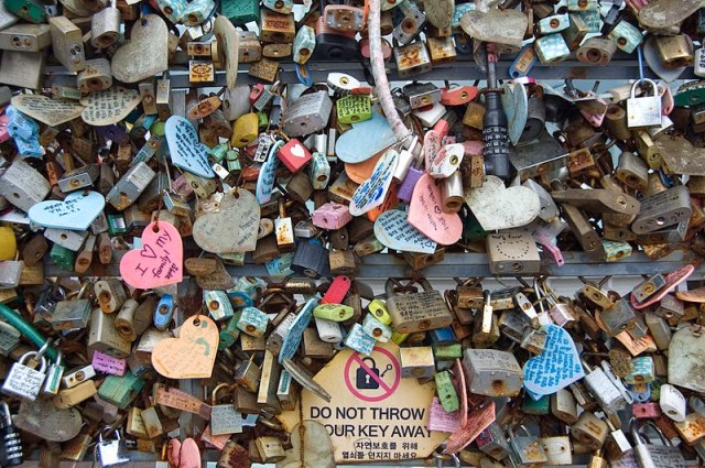 Cadeados do amor na Seoul Tower