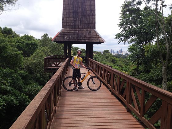 Pedalando em Curitiba