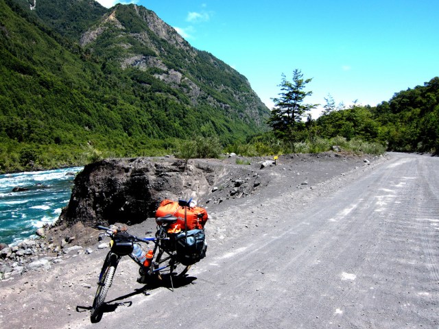 Leonardo - Brasileiro pedalando pela Patagônia