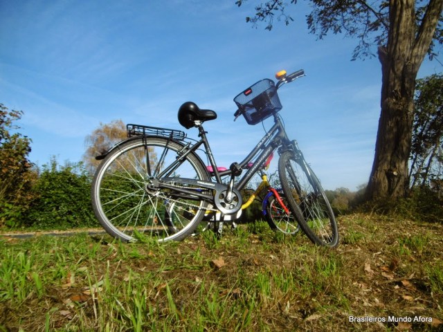 De bike por Berlim, na Alemanha 