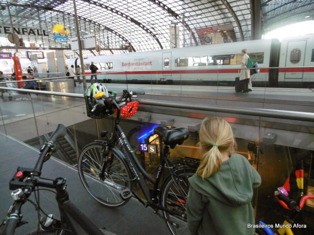 De bike por Berlim, na Alemanha 