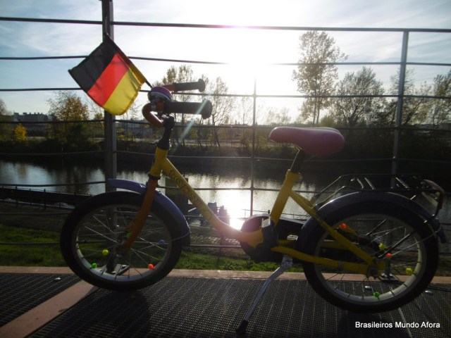 De bike por Berlim, na Alemanha 