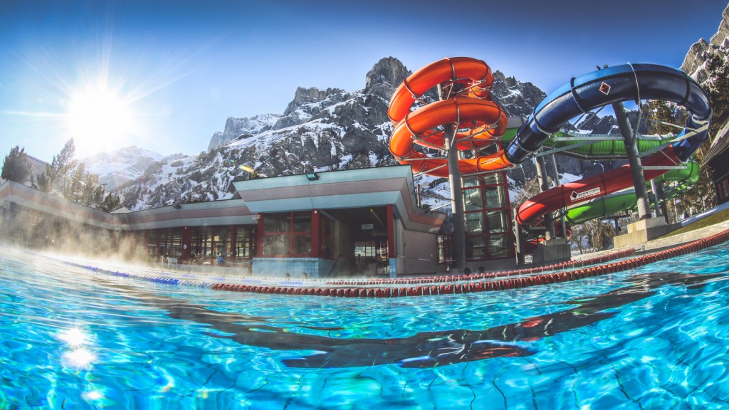 10 balneários e termas imperdíveis para toda a família na Suíça