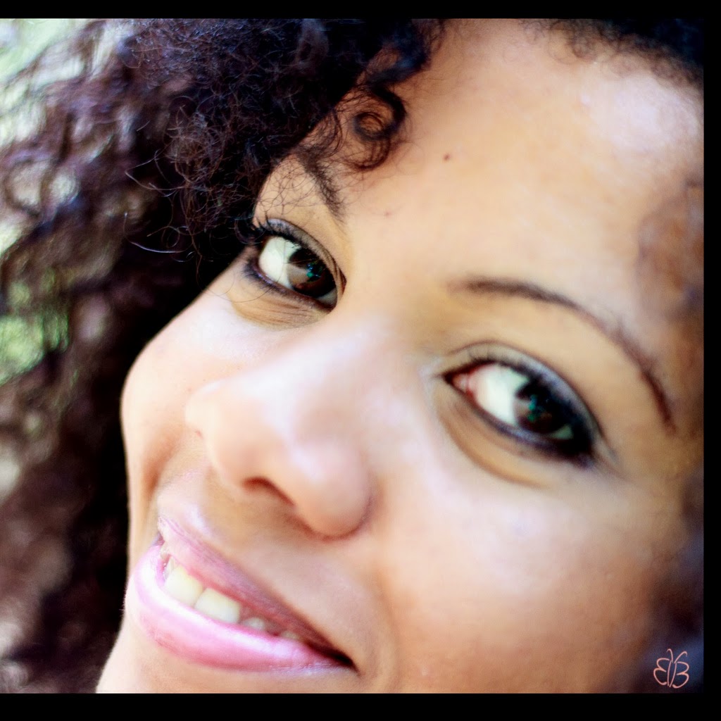 Tati Borges-Schindler – Beleza brasileira atrás da câmera fotográfica na Alemanha